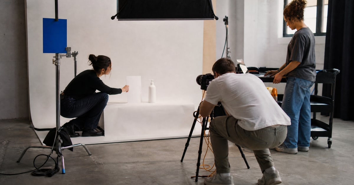 Flapen cover for Amazon Display Ad Checklist Before You Fund a Placement: a re-shoot in the studio against a blank reference card